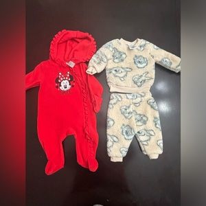 Official Disney Bundle : 1 Warm One Piece, 1 fuzzy outfit 0-3 Month